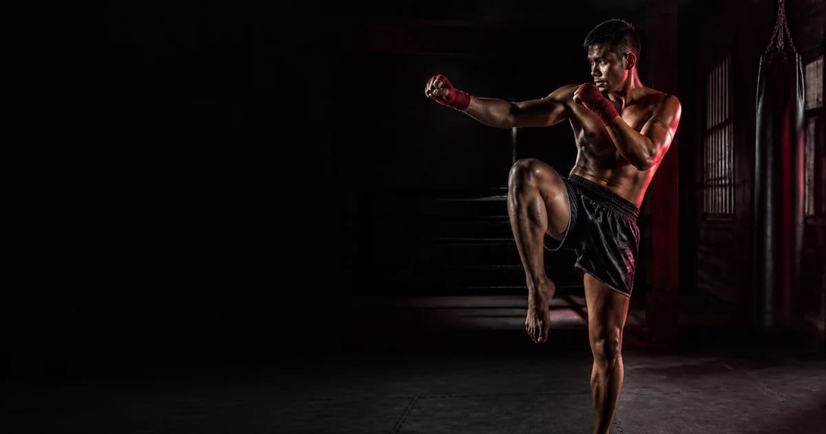 Muay Thai Shadowboxing Combinations With Defensive Exits